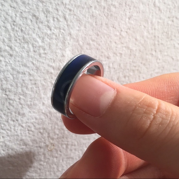 Color changing mood ring! - Picture 2 of 7